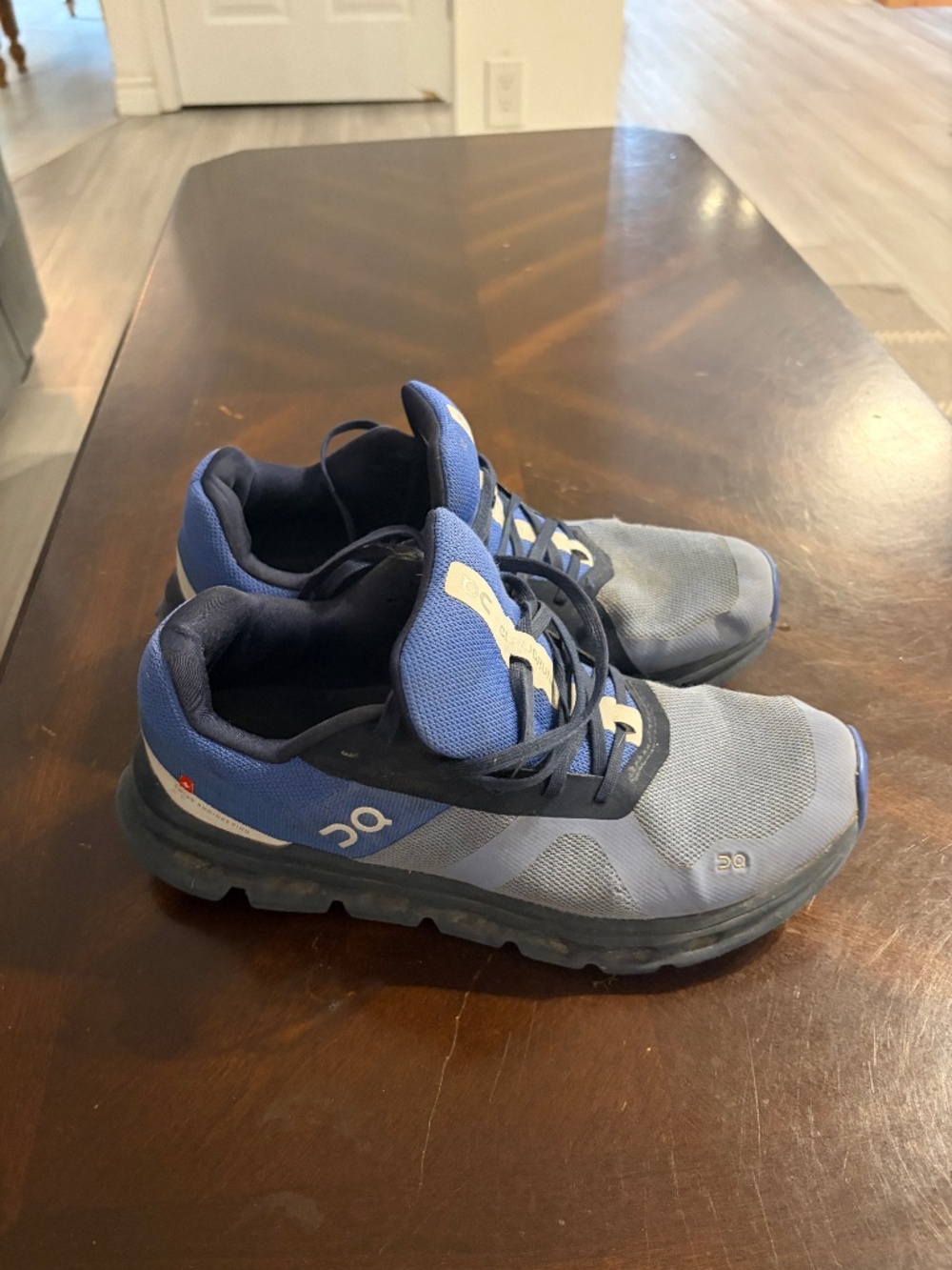 Women/Men On Running Shoe